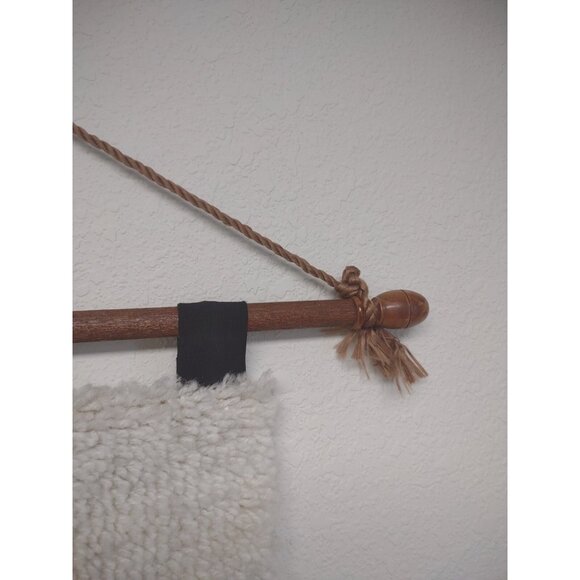 Vintage 1970s Caron Latch Hook Yarn Sleepy Owl Rug Wall Hanging, Wood Dowel Rod - Picture 12 of 12